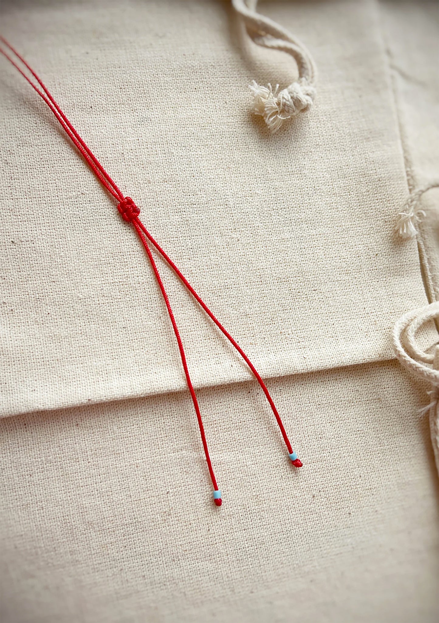 3D Movable Gold Red String Necklace